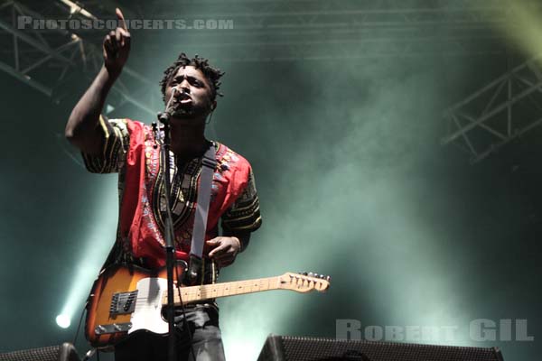 BLOC PARTY - 2009-08-28 - SAINT CLOUD - Domaine National - Scene de la Cascade - Rowland Kelechukwu Okereke